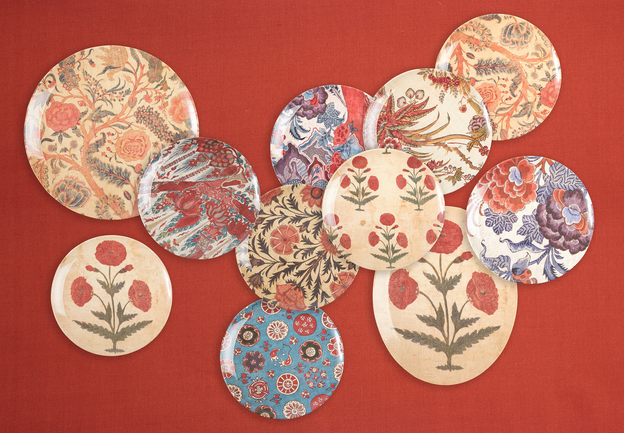 Exquisite Set of Four Siren Song Poppy-themed Dinner Plates