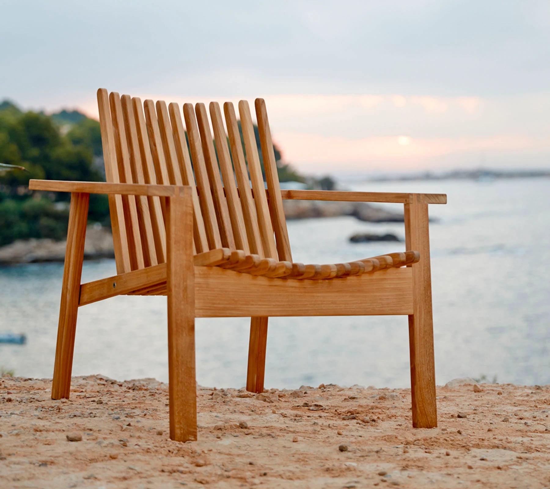 Cane-line Amaze Comfortable and Elegant Teak Lounge Chair