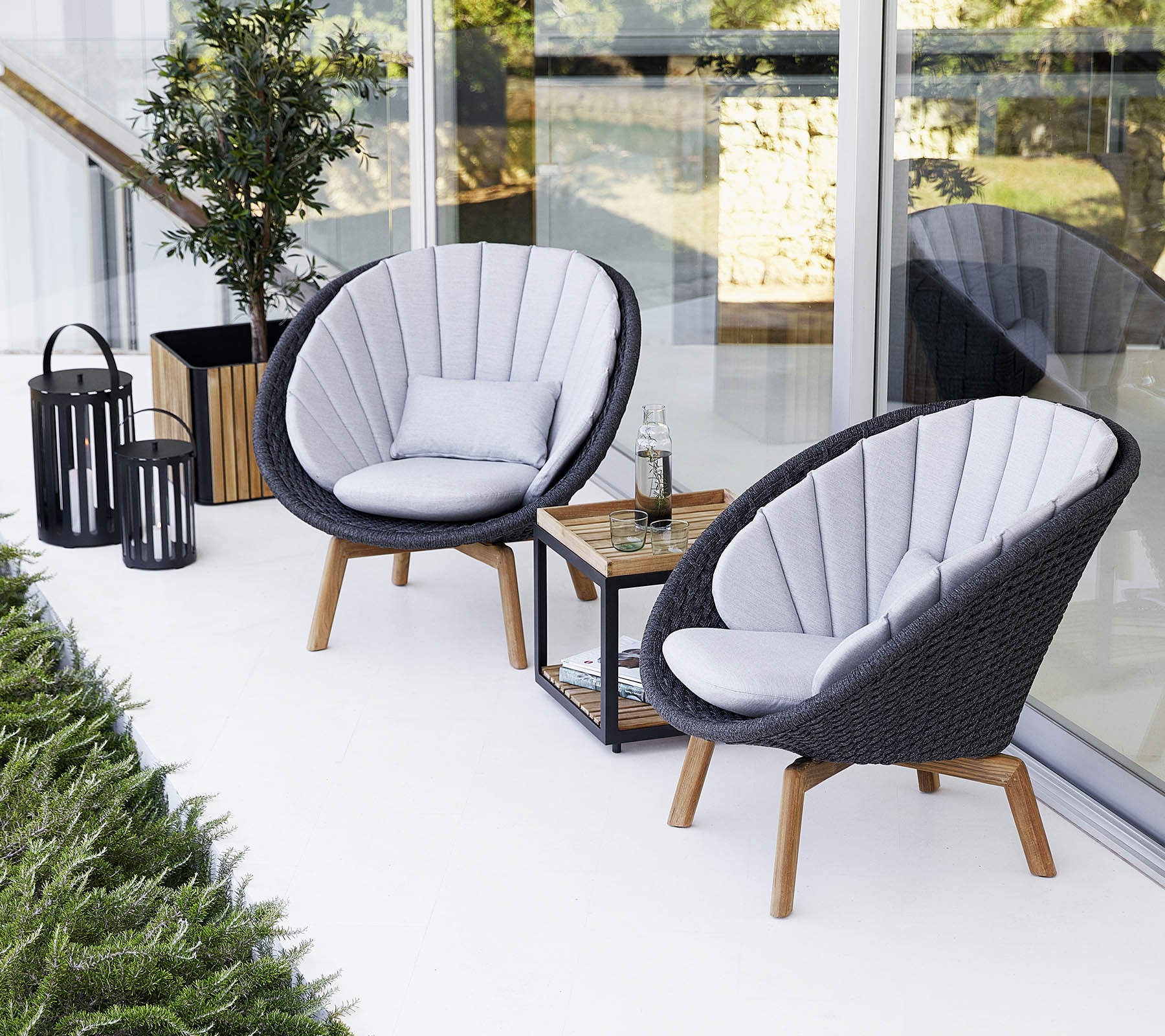 Cane-line Outdoor Peacock Lounge Chair Crafted with Soft Rope