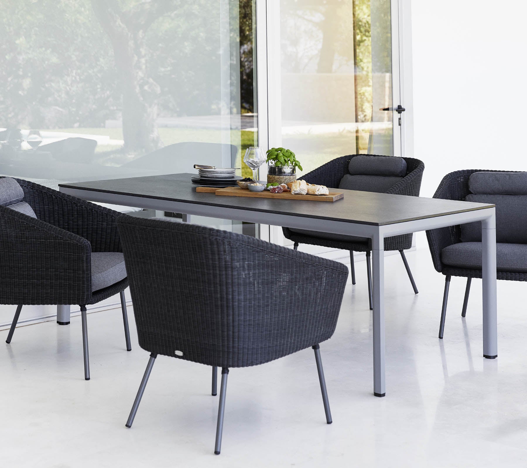Cane-line Modern Outdoor Drop Dining Table - Dimensions 200x100cm