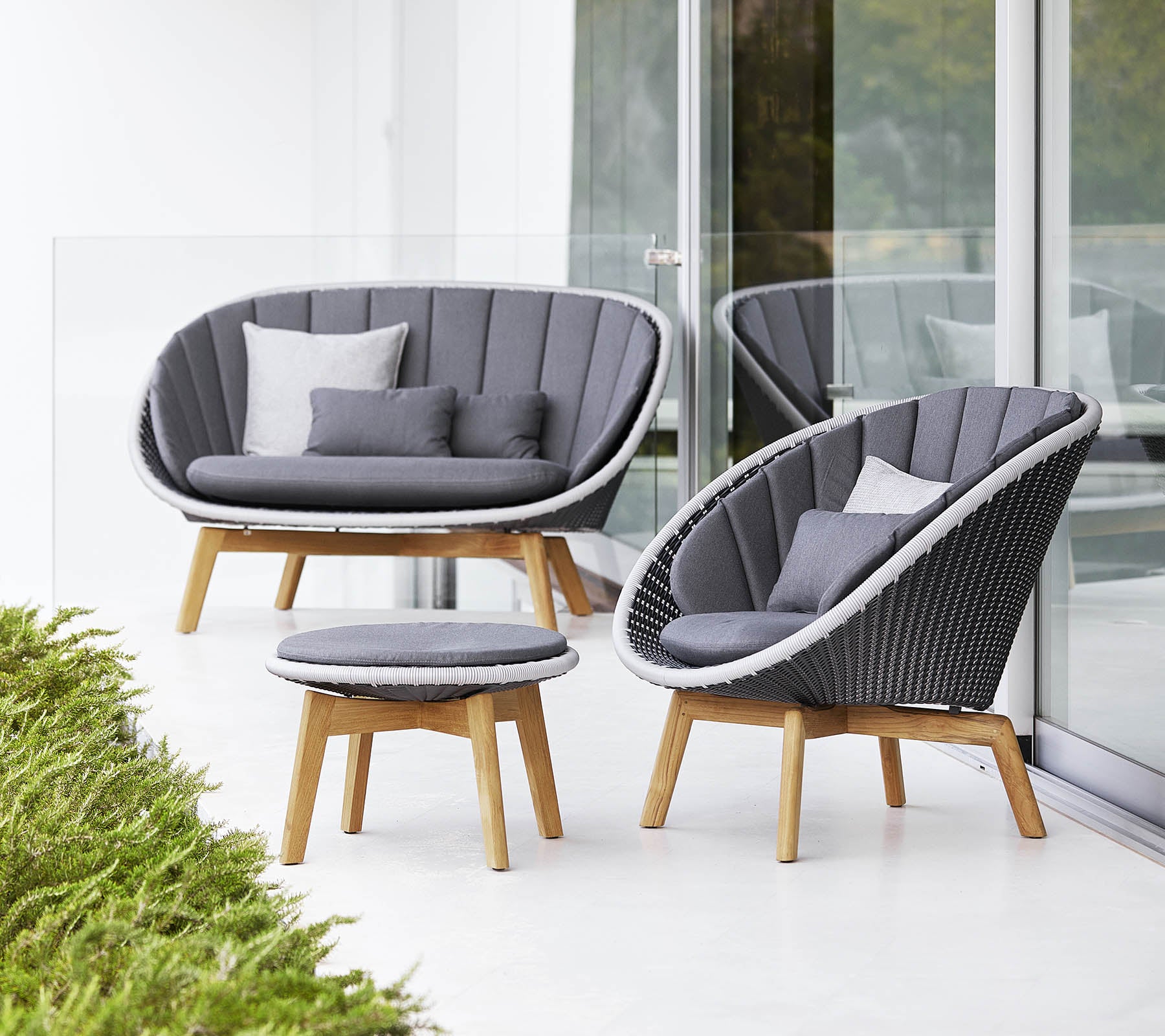 Cane-line Peacock Comfortable Outdoor Footstool & Side Table