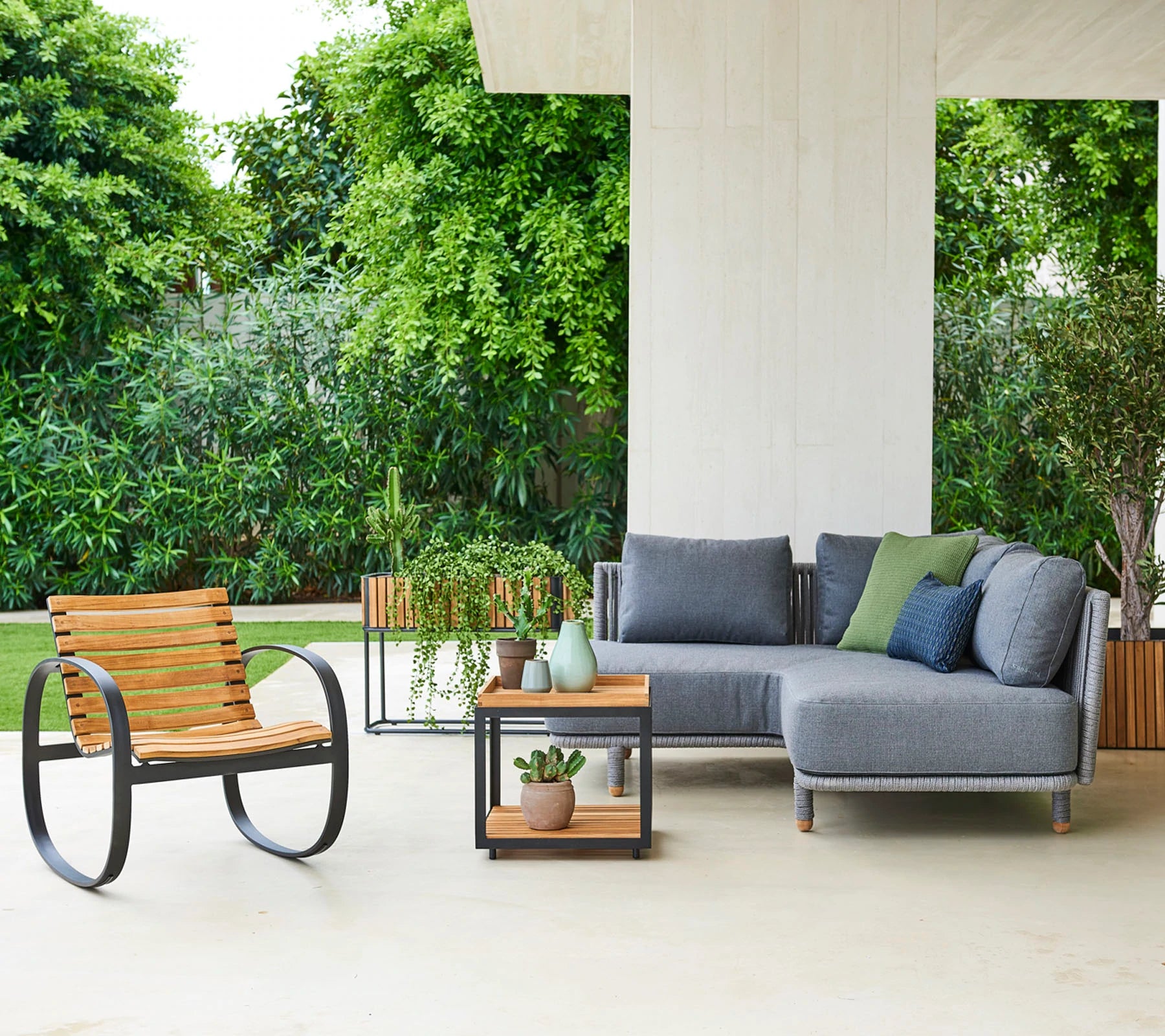 Cane-line Parc Teak Rocking Chair - Comfortable and Stylish for Outdoor Use