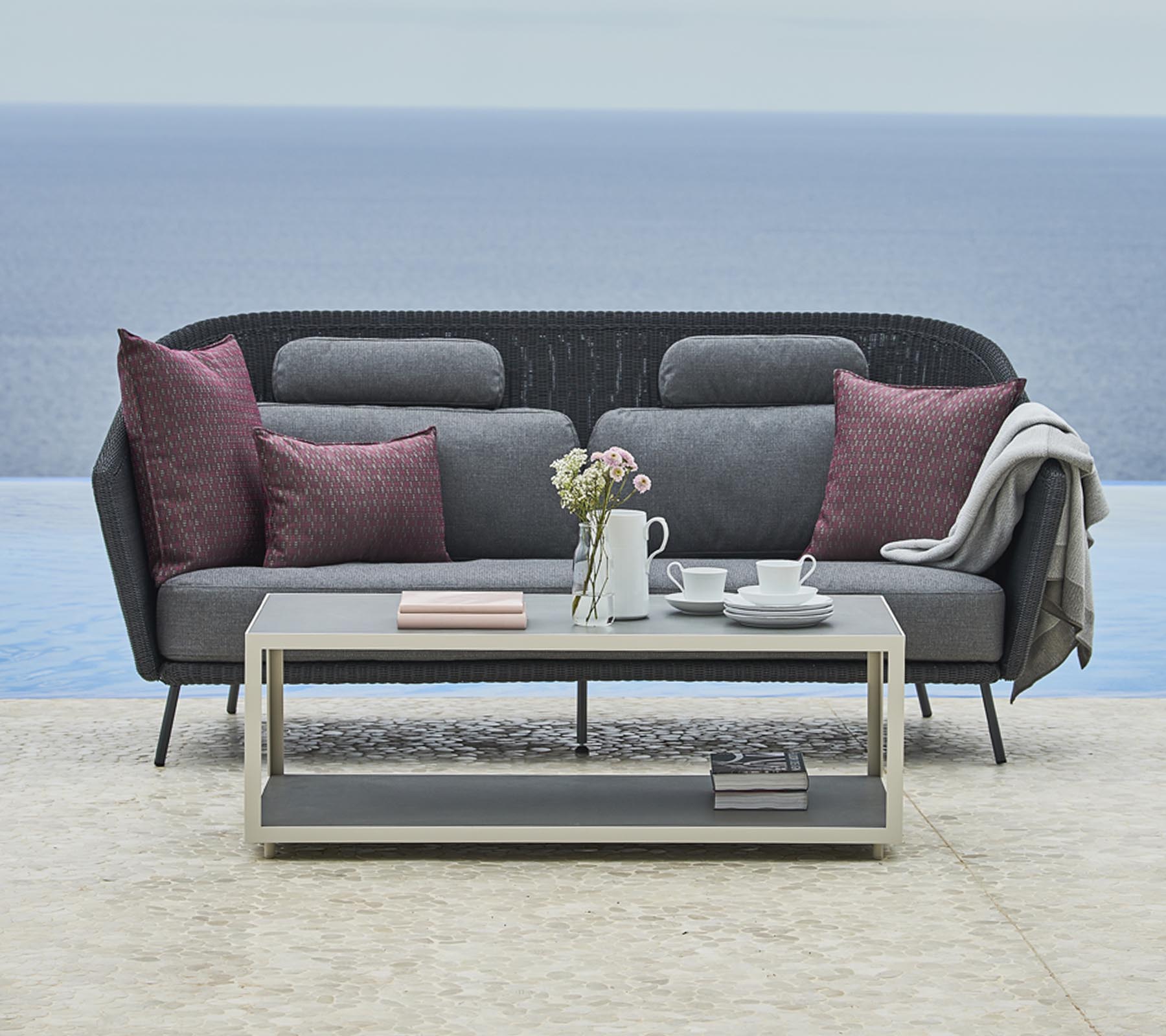 Cane-line Rectangular Level Coffee Table Base with Elegant Design