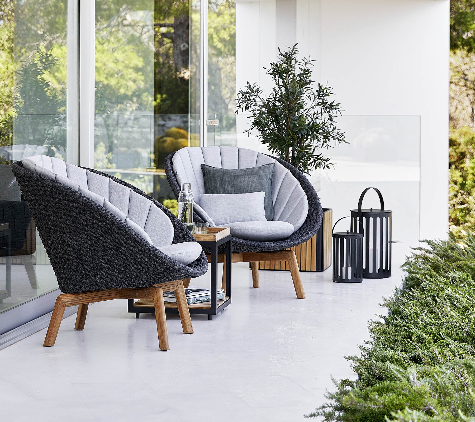 Cane-line Outdoor Peacock Lounge Chair Crafted with Soft Rope