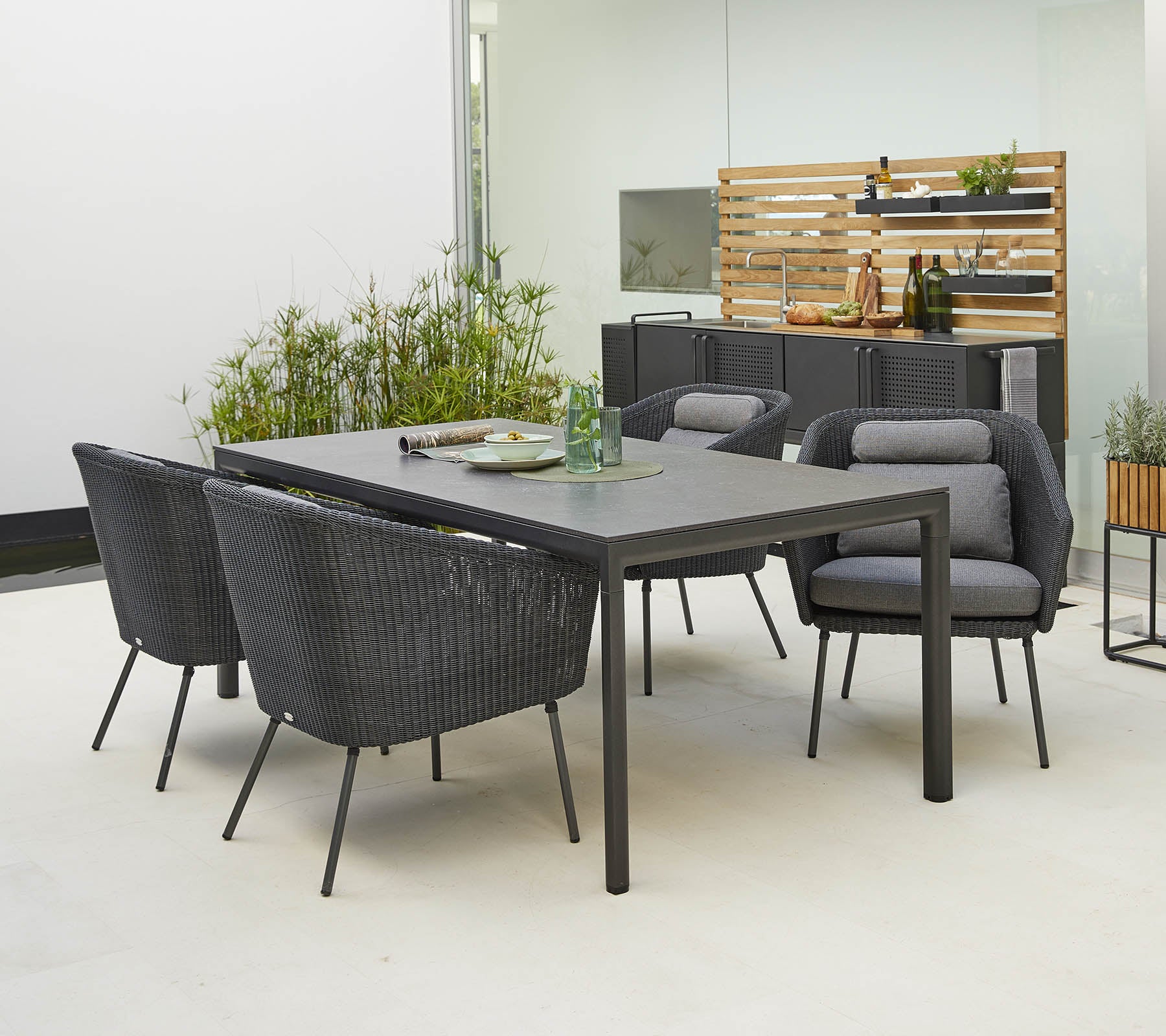 Cane-line Modern Outdoor Drop Dining Table - Dimensions 200x100cm