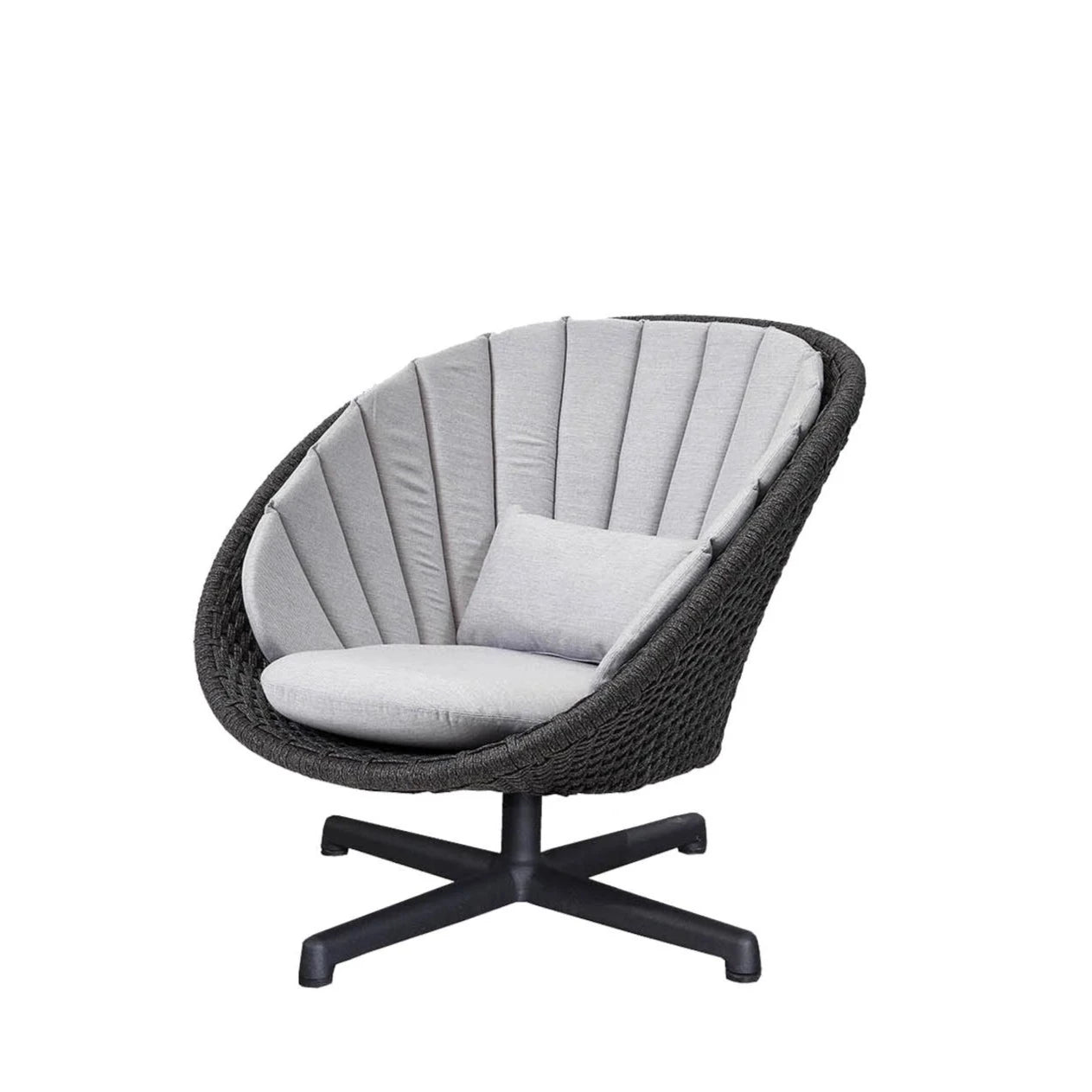 Cane-line Luxury Peacock Swivel Lounge Chair for Indoor and Outdoor Use