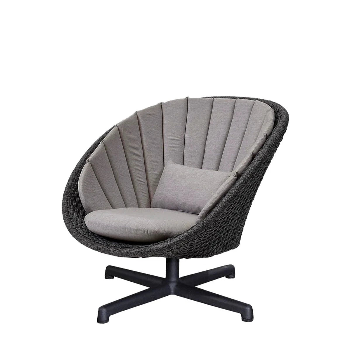 Cane-line Luxury Peacock Swivel Lounge Chair for Indoor and Outdoor Use