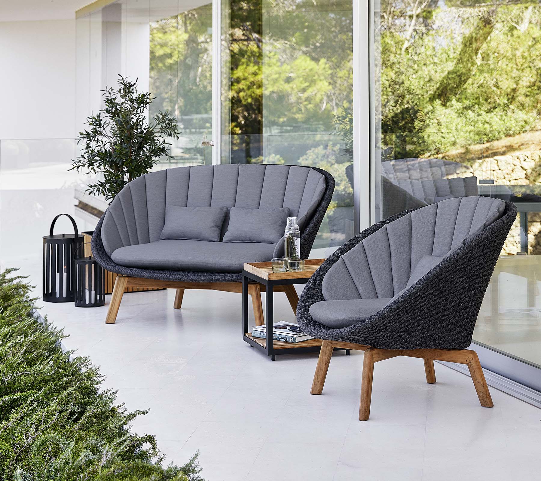 Cane-line Outdoor Peacock Lounge Chair Crafted with Soft Rope