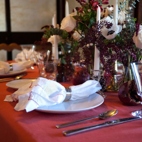 Huddleson Contemporary Luxury Italian Linen Table Runner for Elegant Dining