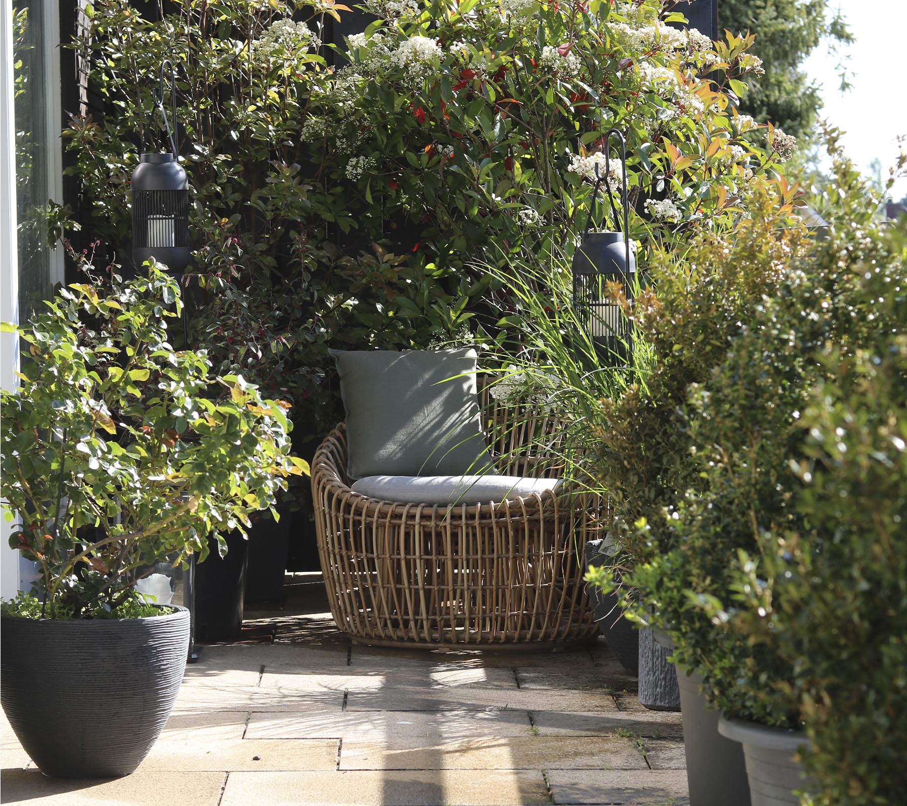 Cane-line Durable Nest Round Chair with Classic Danish Design