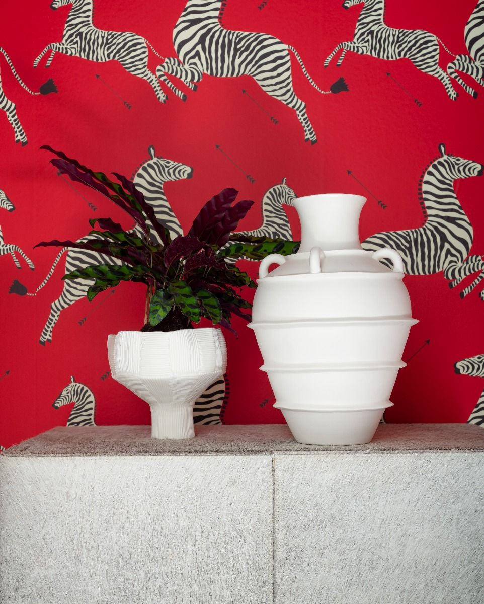 Villa & House Contemporary Krissa Porcelain Vase for Tabletop Decor