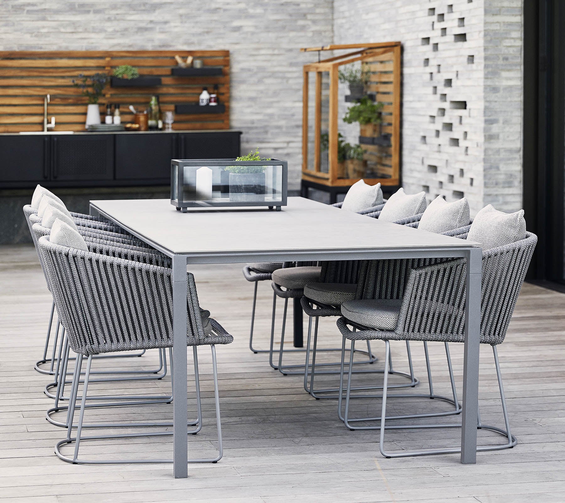 Cane-line Modern and Stylish Pure Dining Table with 280x100cm Dimensions