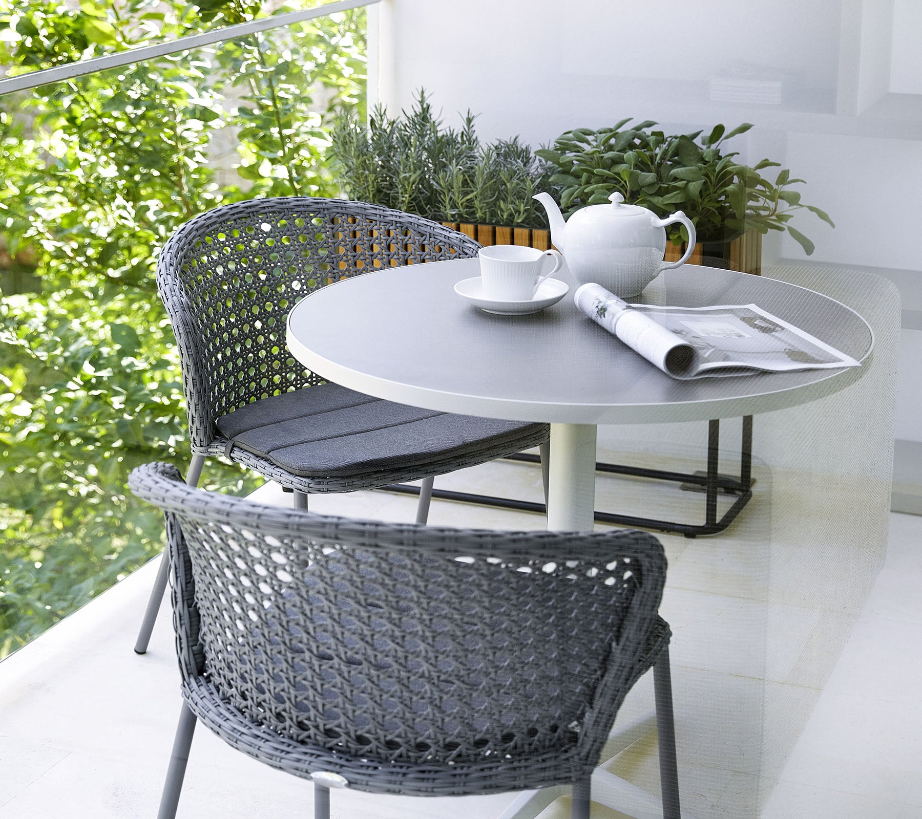 Cane-line Drop Round 75cm Café Table for Outdoor Use
