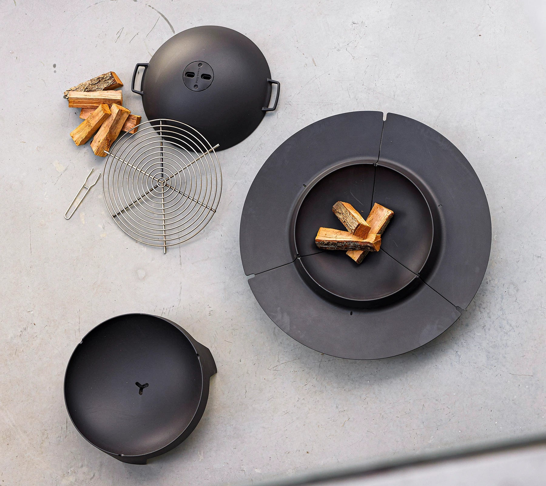 Cane-line Cast Iron Ember Lid and Spark Screen Cover for Fire Pit