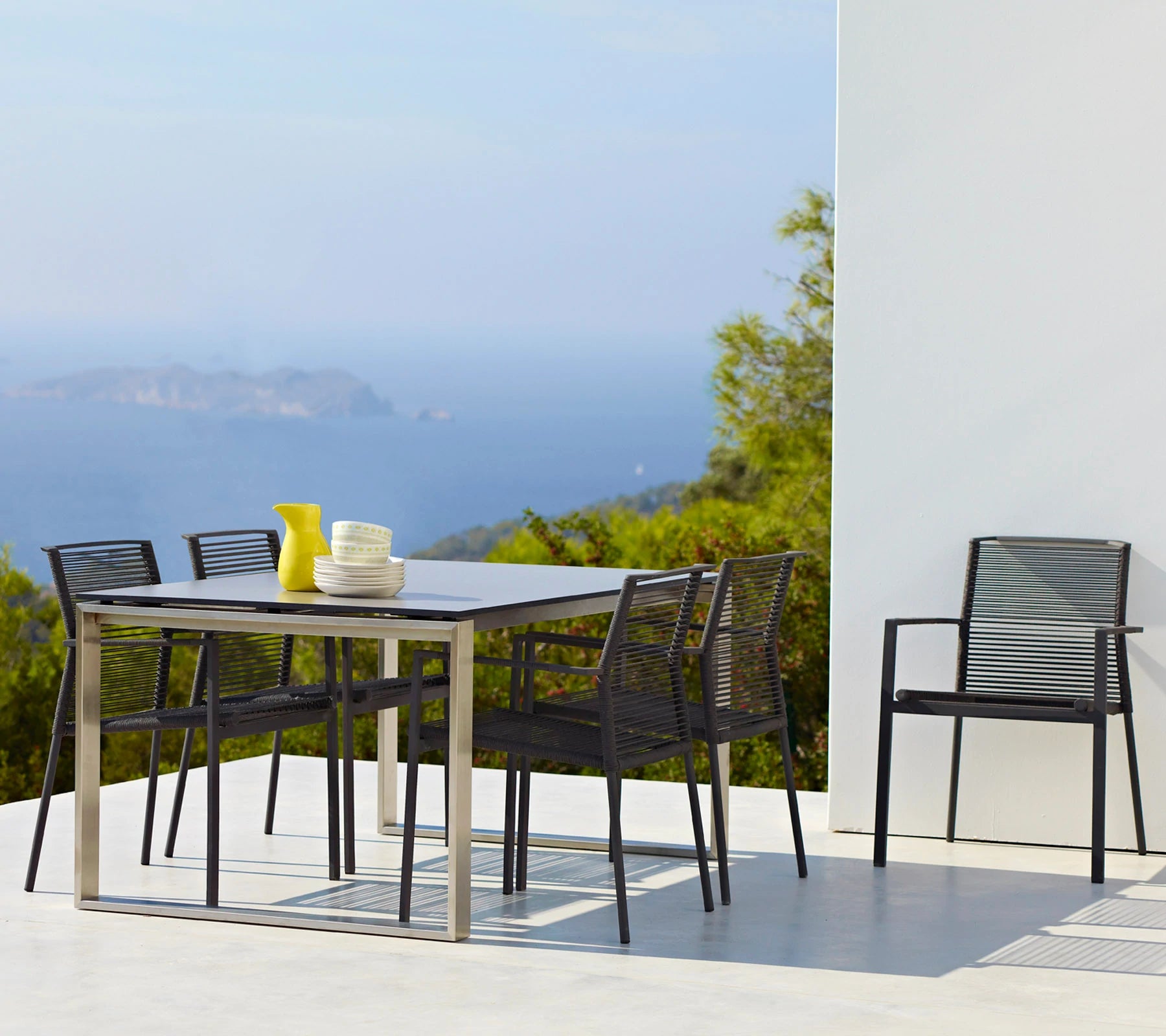 Cane-line Luxury Extendable Edge Outdoor Dining Table