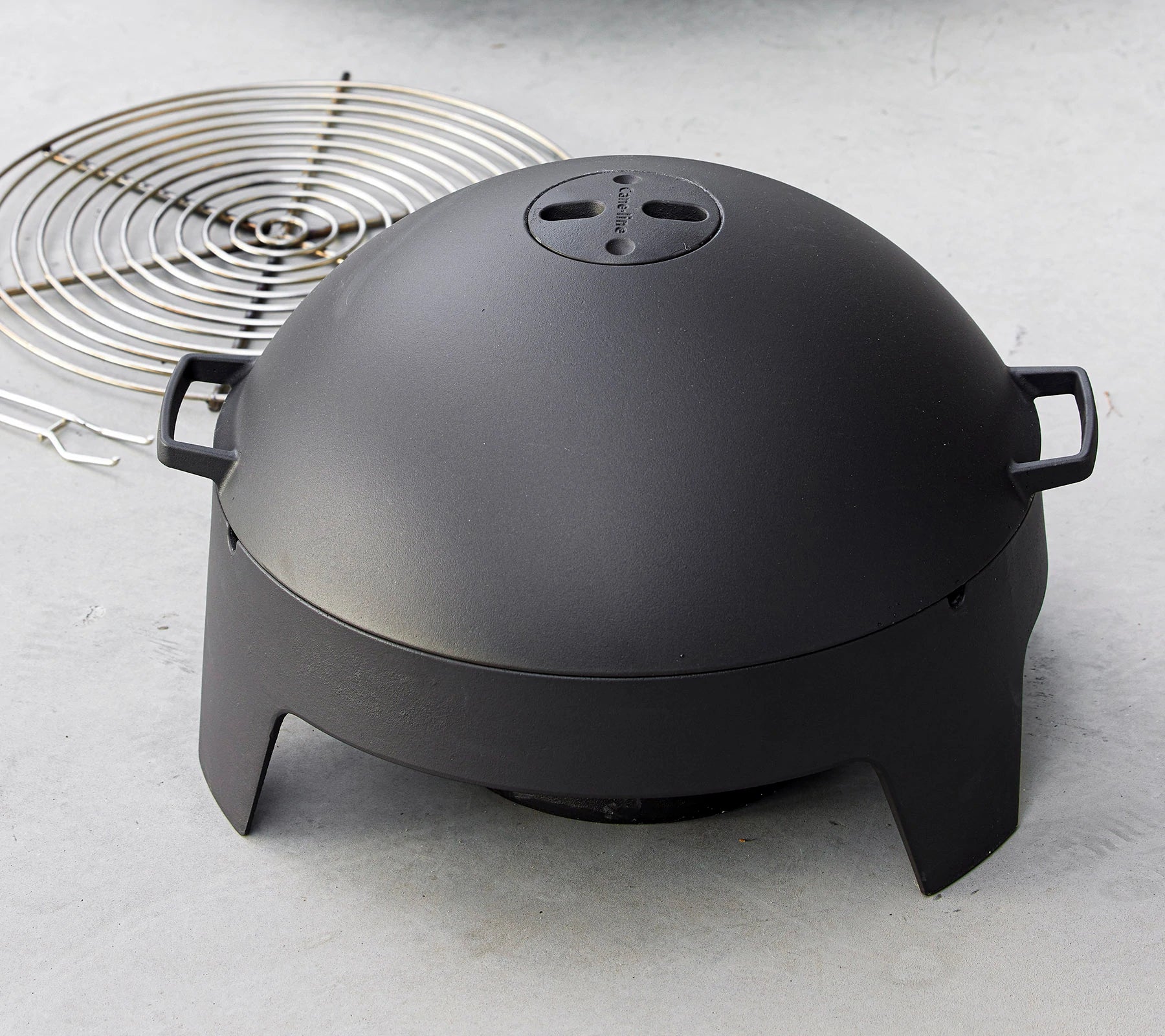 Cane-line Cast Iron Ember Lid and Spark Screen Cover for Fire Pit