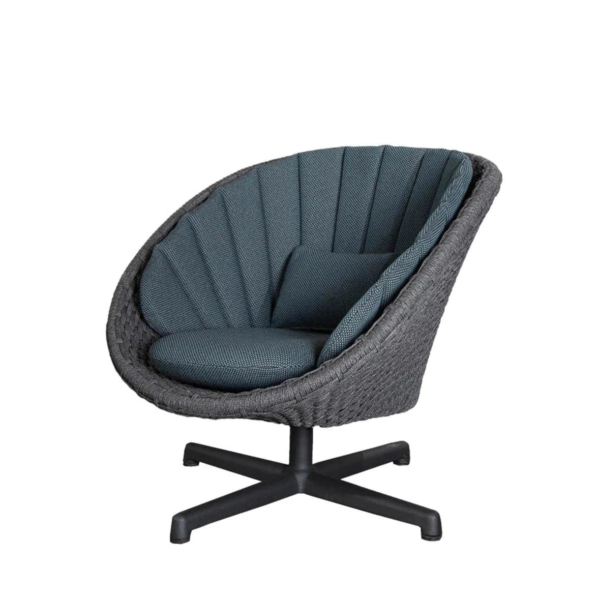 Cane-line Luxury Peacock Swivel Lounge Chair for Indoor and Outdoor Use