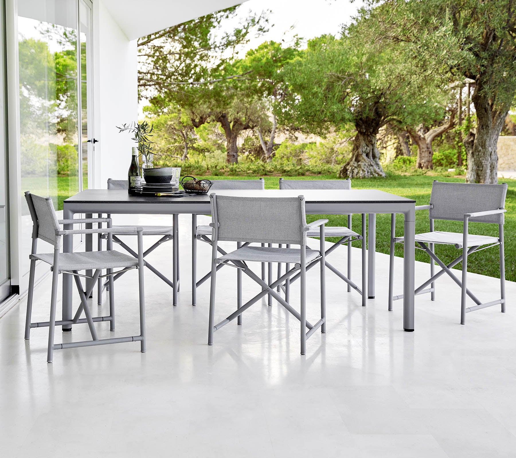 Cane-line Modern Outdoor Drop Dining Table - Dimensions 200x100cm