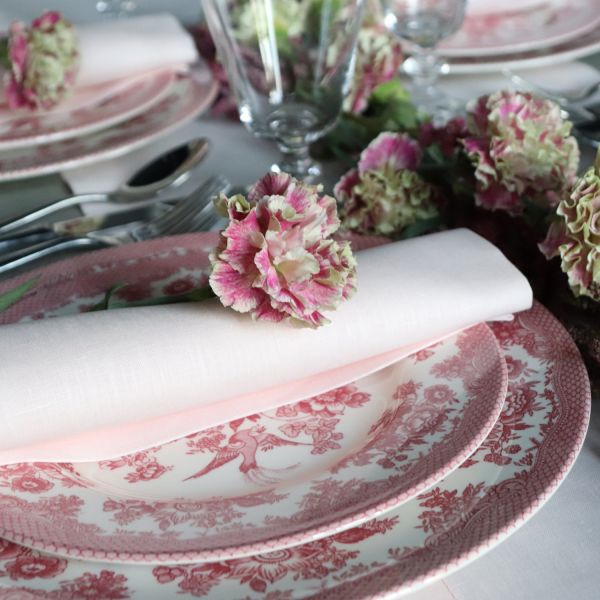 Huddleson Contemporary Luxury Italian Linen Table Runner for Elegant Dining